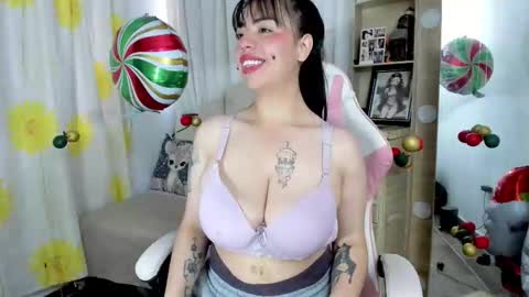 Snapshot of sussy_vanguash chatting on 16, 12, 2025 sussy_vanguash online show from 16, 12, 2025