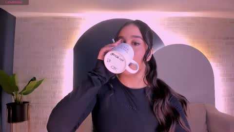 Sussy Bell online show from 7, 1, 2026