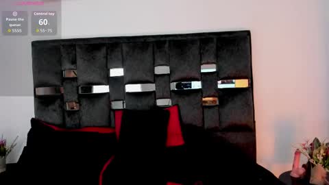 Sussy Sunny online show from 3, 11, 2025