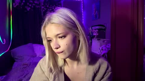 Snapshot of suzannabarmes chatting on 8, 5, 2026 Stacy online show from 8, 5, 2026