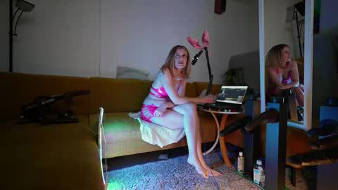 suzannexxxxxx online show from 4, 2, 2026