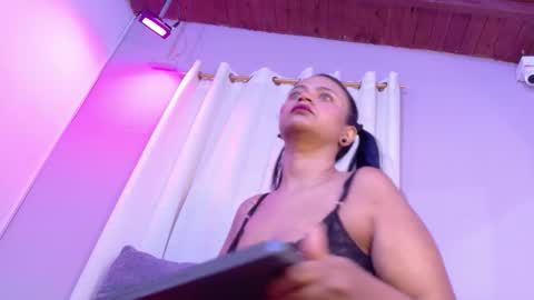 Snapshot of suzyfox chatting on 13, 2, 2026 Suzy online show from 13, 2, 2026