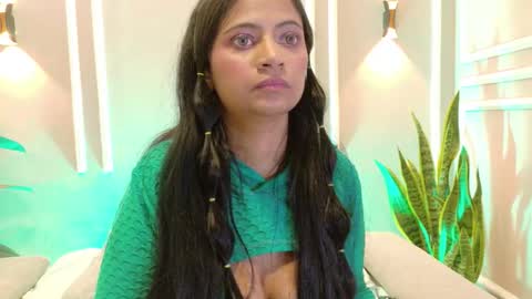 Snapshot of suzyfox chatting on 2, 3, 2026 Suzy online show from 2, 3, 2026