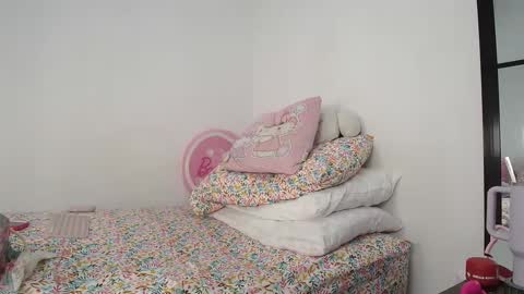 Snapshot of suzyitsstunning23 chatting on 13, 2, 2025 suzy online show from 13, 2, 2025