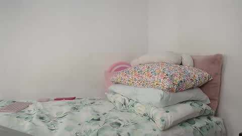 Snapshot of suzyitsstunning23 chatting on 23, 2, 2025 suzy online show from 23, 2, 2025