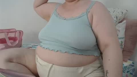 Snapshot of suzyitsstunning23 chatting on 27, 9, 2025 suzy online show from 27, 9, 2025