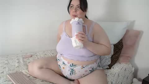 Snapshot of suzyitsstunning23 chatting on 18, 10, 2025 suzy online show from 18, 10, 2025