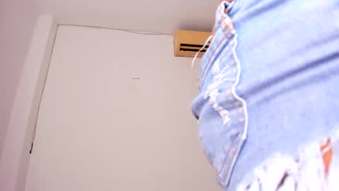 Snapshot of suzzann_rugg chatting on 10, 3, 2025 suzzann_rugg online show from 10, 3, 2025