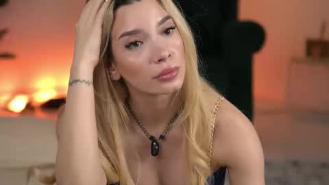 Snapshot of svveetluna chatting on 11, 5, 2026 SweetLuna online show from 11, 5, 2026