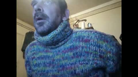 Snapshot of sweaterboy666 chatting on 27, 11, 2025 sweaterboy666 online show from 27, 11, 2025
