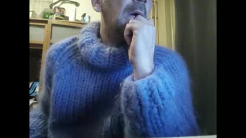 sweaterboy666 online show from 17, 12, 2025