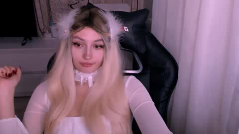 Snapshot of sweeet_baby0 chatting on 10, 11, 2025 Kate online show from 10, 11, 2025