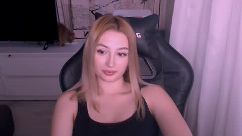 Snapshot of sweeet_baby0 chatting on 26, 11, 2025 Kate online show from 26, 11, 2025