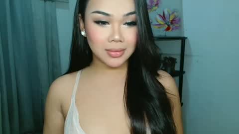 Snapshot of sweet18_jasmine chatting on 8, 12, 2024 sweet18_jasmine online show from 8, 12, 2024