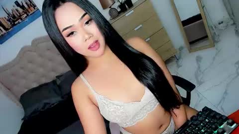 Snapshot of sweet18_jasmine chatting on 16, 12, 2025 sweet18_jasmine online show from 16, 12, 2025