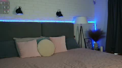 sweet__vikki online show from 15, 6, 2026