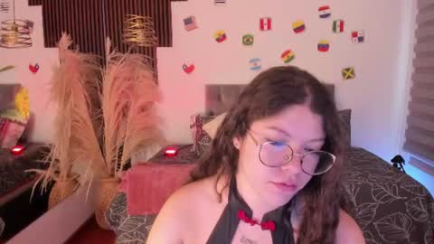 Snapshot of sweet_alicee__ chatting on 17, 6, 2026 Alice online show from 17, 6, 2026