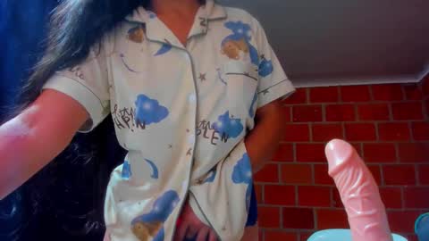 sweet and hot alaia online show from 4, 2, 2026