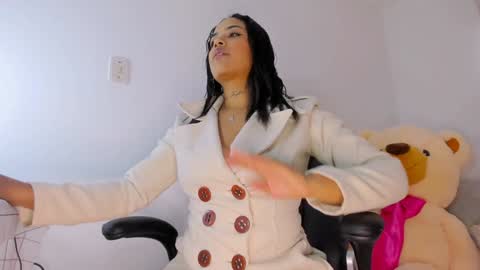 Stephanie online show from 10, 12, 2024