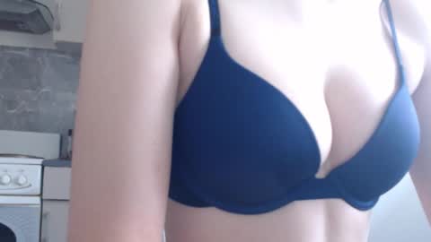 Snapshot of sweet_baby_kate chatting on 7, 10, 2025 Kate and Erica online show from 7, 10, 2025