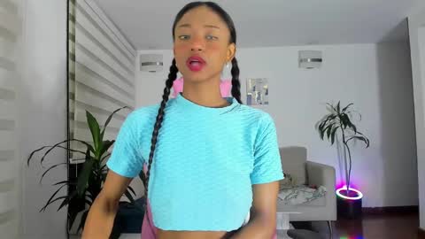 Snapshot of sweet_brunette88 chatting on 6, 1, 2025 sweet_brunette88 online show from 6, 1, 2025