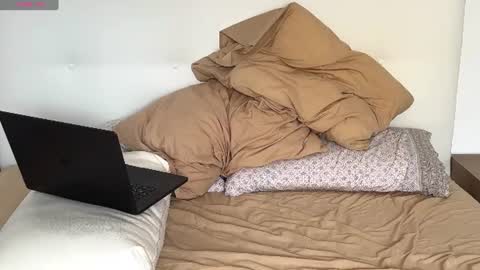 Caroline online show from 4, 6, 2026