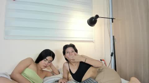 Snapshot of sweet_couples1 chatting on 26, 12, 2024 sweet_couples1 online show from 26, 12, 2024