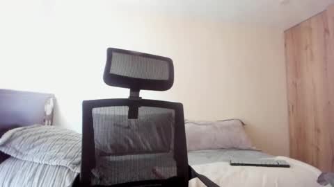 Snapshot of sweet_dreamses chatting on 5, 12, 2025 Kendra online show from 5, 12, 2025