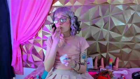  emmili  online show from 18, 2, 2025