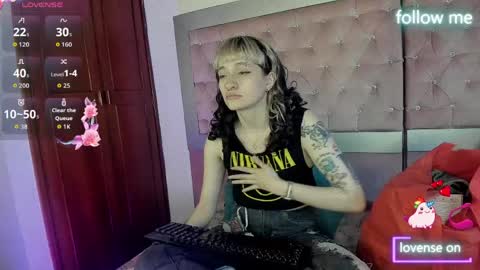  emmili  online show from 8, 4, 2026