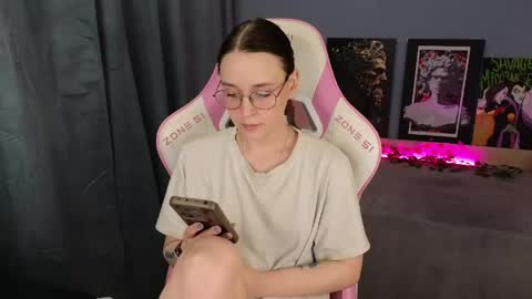Snapshot of sweet_frosty chatting on 24, 5, 2026 Alice online show from 24, 5, 2026