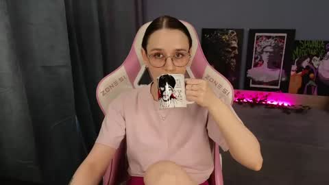 Snapshot of sweet_frosty chatting on 27, 5, 2026 Alice online show from 27, 5, 2026