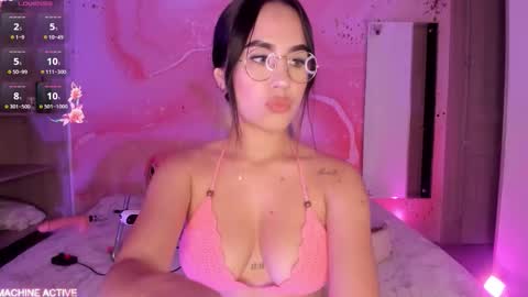 Snapshot of sweet_lemariee_ chatting on 25, 11, 2025 Lemarie online show from 25, 11, 2025