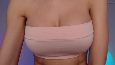 Snapshot of sweet_lil_thing chatting on 6, 4, 2026 Jen online show from 6, 4, 2026