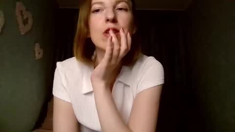 Snapshot of sweet_lilbunny chatting on 14, 10, 2025 sweet_lilbunny online show from 14, 10, 2025