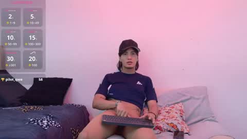 Snapshot of sweet_litle_ chatting on 25, 5, 2026 Mia online show from 25, 5, 2026