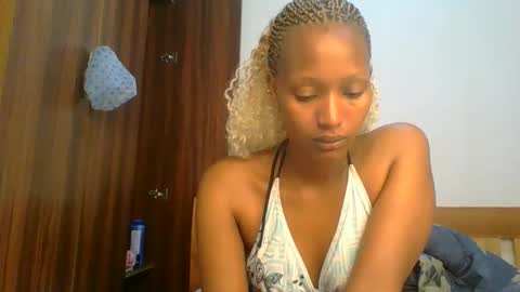 Snapshot of sweet_melod chatting on 7, 3, 2026 Linda online show from 7, 3, 2026
