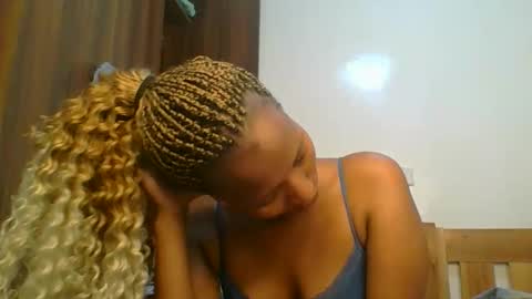 Snapshot of sweet_melod chatting on 26, 3, 2026 Linda online show from 26, 3, 2026