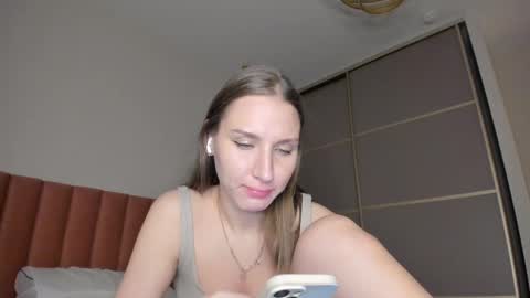 Snapshot of sweet_miss381 chatting on 5, 3, 2025 Sofi online show from 5, 3, 2025