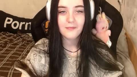 Snapshot of sweet_my_dream chatting on 11, 11, 2025 sweet_my_dream online show from 11, 11, 2025