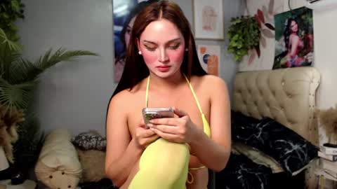 Snapshot of sweet_nicole4u chatting on 16, 12, 2024 girlnamenicole online show from 16, 12, 2024