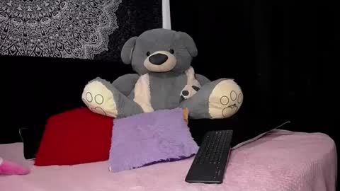 Snapshot of sweet_poisson_ chatting on 3, 2, 2025 MONIK online show from 3, 2, 2025