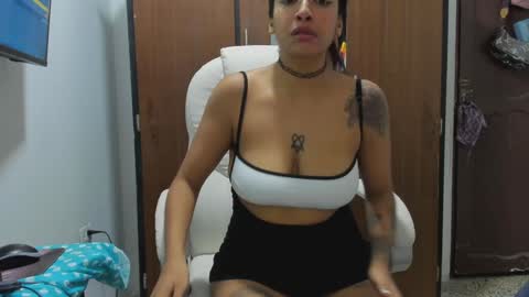 sweet_robyn online show from 1, 1, 2025