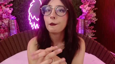 Roxanee online show from 9, 4, 2026