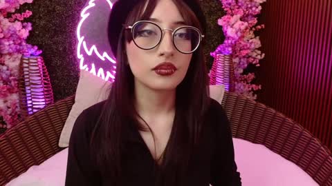 Roxanee online show from 12, 4, 2026