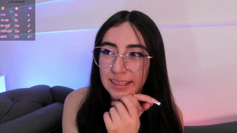 Sammy Lauren online show from 11, 3, 2025