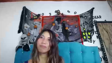 Snapshot of sweet_skylove_ chatting on 17, 10, 2025 Adriana online show from 17, 10, 2025