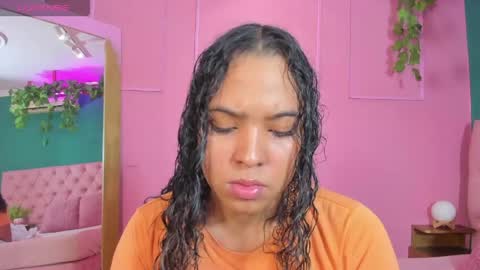 Yeileen online show from 10, 4, 2026