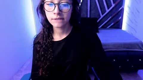 Snapshot of sweet_venus4 chatting on 8, 1, 2025 sweet_venus4 online show from 8, 1, 2025