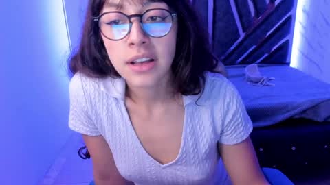 Snapshot of sweet_venus4 chatting on 9, 1, 2025 sweet_venus4 online show from 9, 1, 2025